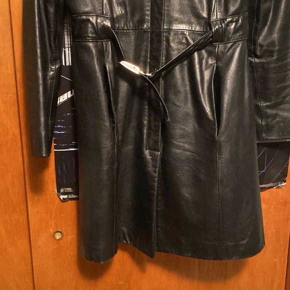 Women’s Danier Leather Jacket Size Small - Picture 4 of 5